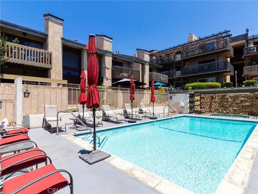 2298 Rose Avenue 110, Signal Hill, California 90755 home-pic-31